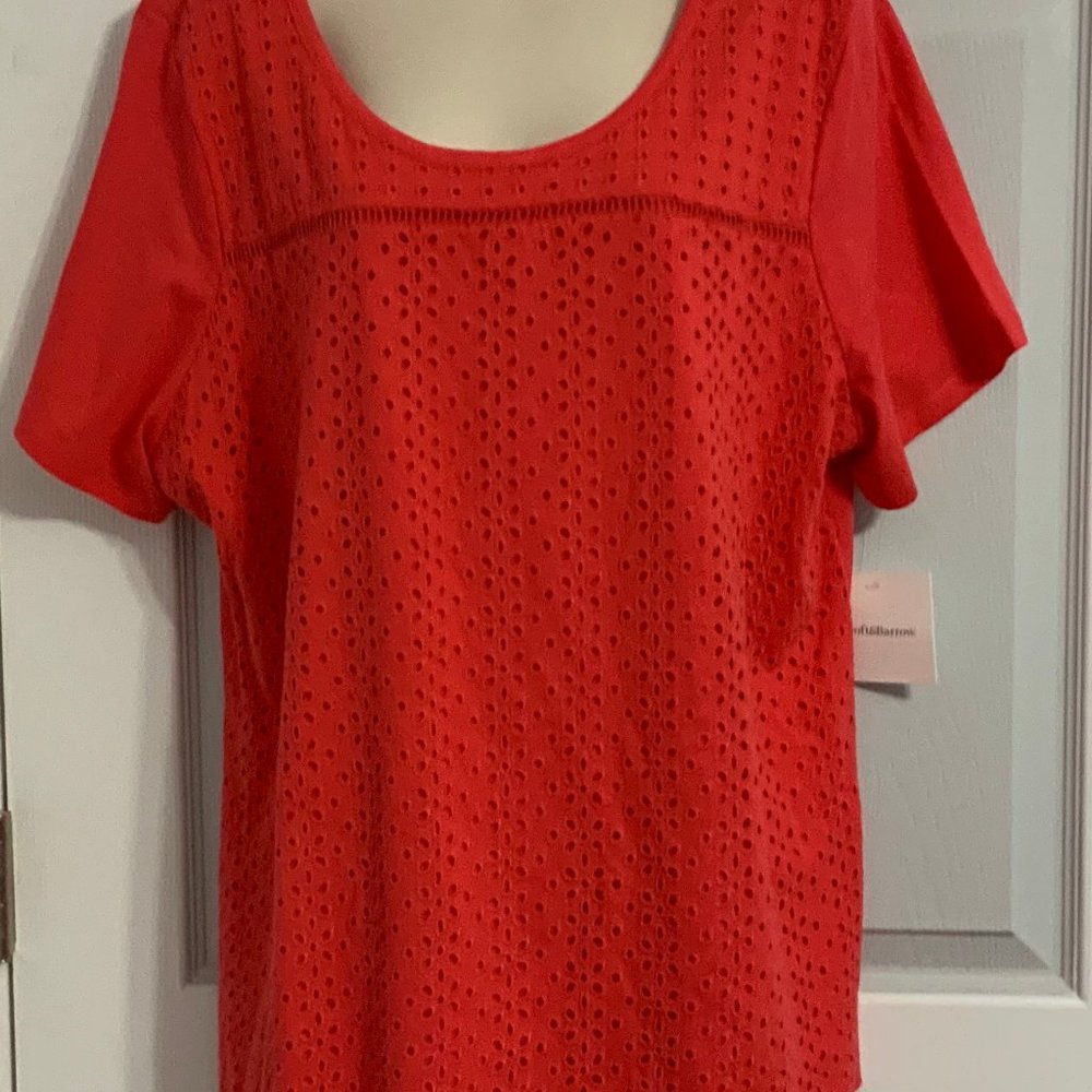 New with Tags 1X Coral Red Short Sleeve Top